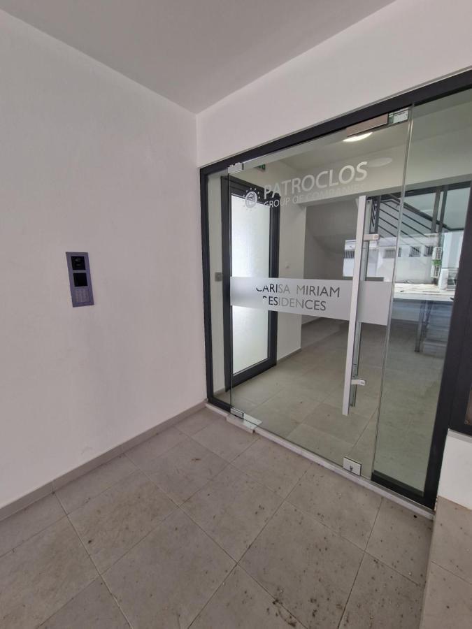 Carisa Deluxe Apartment With Jacuzzi Larnaka Exterior foto