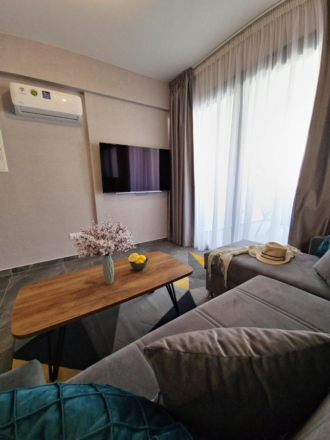 Carisa Deluxe Apartment With Jacuzzi Larnaka Exterior foto